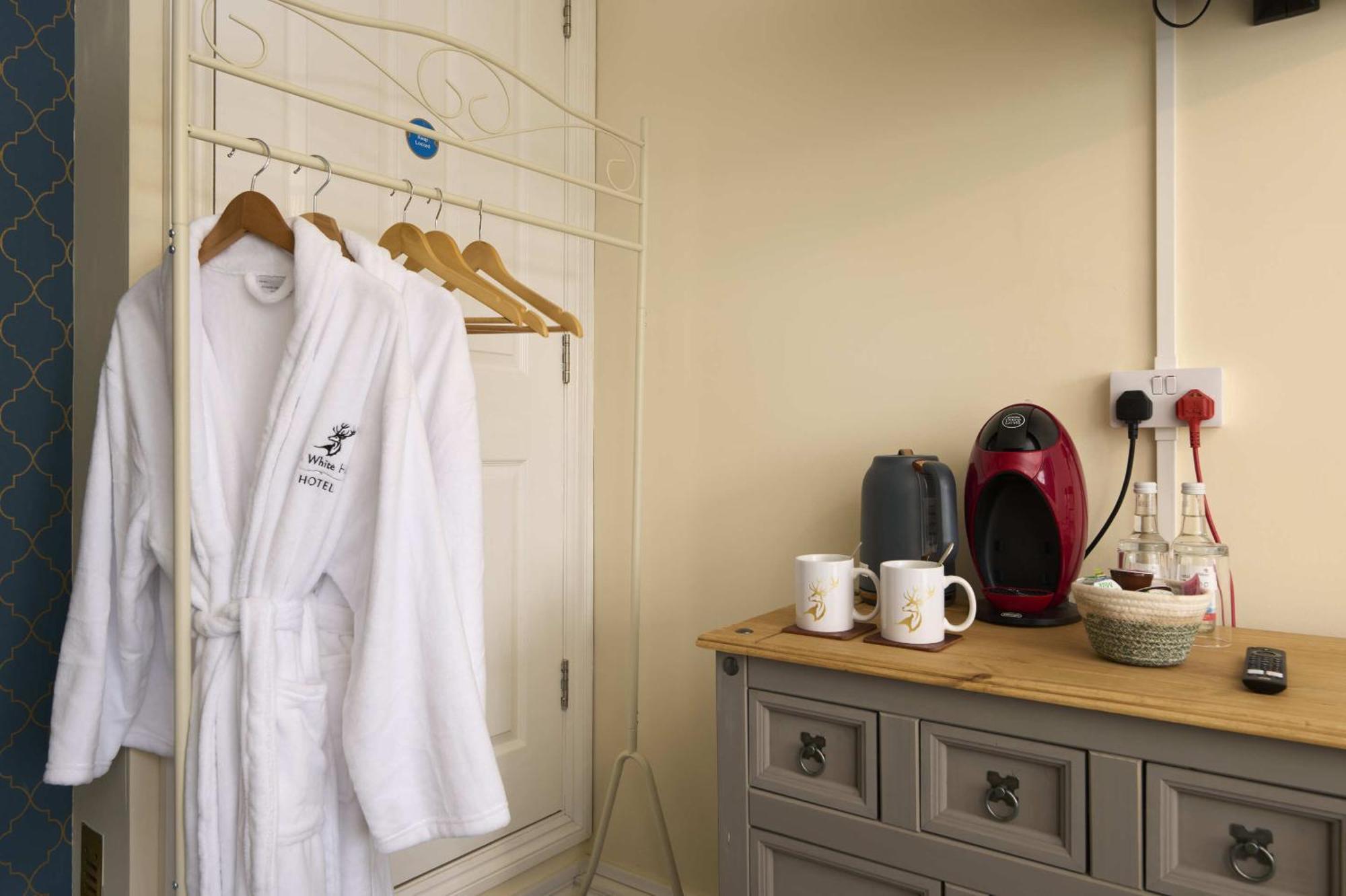 Modbury The White Hart Hotel المظهر الخارجي الصورة